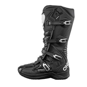 Ein O'NEAL RMX Stiefel in Schwarz von der Seite, ideal für Offroad-Abenteuer. Dieser Stiefel verfügt über mehrere verstellbare Riemen mit Metallschnallen und ein gepolstertes, robustes Design. Der Markenname „O'NEAL“ ist in weißer Nähe der Ferse aufgedruckt. Dieser Motocross-Stiefel verfügt über eine schützende Verstärkung an Knöchel und Schienbein.