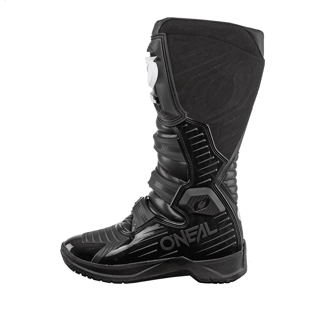 Die O'NEAL RMX Stiefel in Schwarz zeigen das kultige O'NEAL-Logo an der Seite und am Schienbein. Diese Motocross-Stiefel verfügen über einen hohen Schaft mit einer strapazierfähigen Sohle und verstärkten Abschnitten zum Schutz und bieten ein schlankes und robustes Design, das perfekt für Offroad-Abenteuer ist.