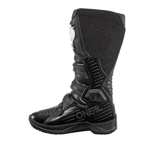 Die O'NEAL RMX Stiefel in Schwarz zeigen das kultige O'NEAL-Logo an der Seite und am Schienbein. Diese Motocross-Stiefel verfügen über einen hohen Schaft mit einer strapazierfähigen Sohle und verstärkten Abschnitten zum Schutz und bieten ein schlankes und robustes Design, das perfekt für Offroad-Abenteuer ist.