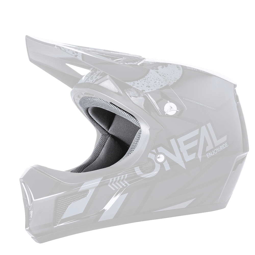 Eine Seitenansicht zeigt den O'NEAL Liner & Cheek Pads SONUS Helm, einen schwarz-grauen Integralhelm für Motorradfahrer. Er besticht durch ein schlankes, aerodynamisches Design mit dem auffälligen Schriftzug „O'NEAL“ in stilisierten Buchstaben an der Seite. Das Innenfutter ist sichtbar und hebt die großzügige Polsterung hervor.