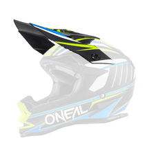 Der O'NEAL Visor 7SRS Helmet CHASER ist ein farbenfroher Motocross-Helm mit einem lebendigen Design in Blau, Grün, Schwarz und Weiß. Er weist markante eckige Muster auf und der Markenname „O'Neal“ ist in weißer Schrift auf der Unterseite angebracht. Der Helm verfügt sowohl über ein Visier als auch über einen Kinnschutz.