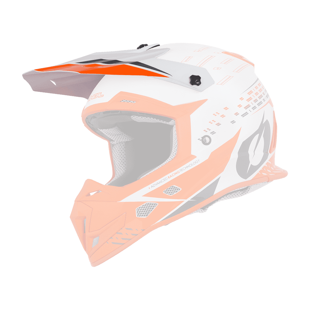 Wir präsentieren den O'NEAL Visor 5SRS Helm TRACE von O'NEAL – einen eleganten Motocross-Helm in einem auffälligen Farbschema aus Weiß und Orange. Dieser Helm zeichnet sich durch ein aerodynamisches Design, mehrere Belüftungspunkte und fortschrittliche Aufprallschutztechnologie aus. Er ist mit einem Visier und auffälligen Grafiken ausgestattet, die seinen stilvollen Look vervollständigen.