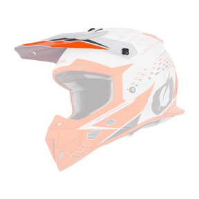 Wir präsentieren den O'NEAL Visor 5SRS Helm TRACE von O'NEAL – einen eleganten Motocross-Helm in einem auffälligen Farbschema aus Weiß und Orange. Dieser Helm zeichnet sich durch ein aerodynamisches Design, mehrere Belüftungspunkte und fortschrittliche Aufprallschutztechnologie aus. Er ist mit einem Visier und auffälligen Grafiken ausgestattet, die seinen stilvollen Look vervollständigen.