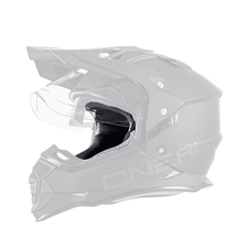 Ein schwarzer O'NEAL SIERRA-Integralhelm für Motocross mit klarem Visier und schlankem, kantigem Design. Der Helm verfügt über eine Schutzpolsterung im Inneren und Belüftungsöffnungen für die Luftzirkulation. Auf der Seite ist der Markenname „O'Neal“ sichtbar.