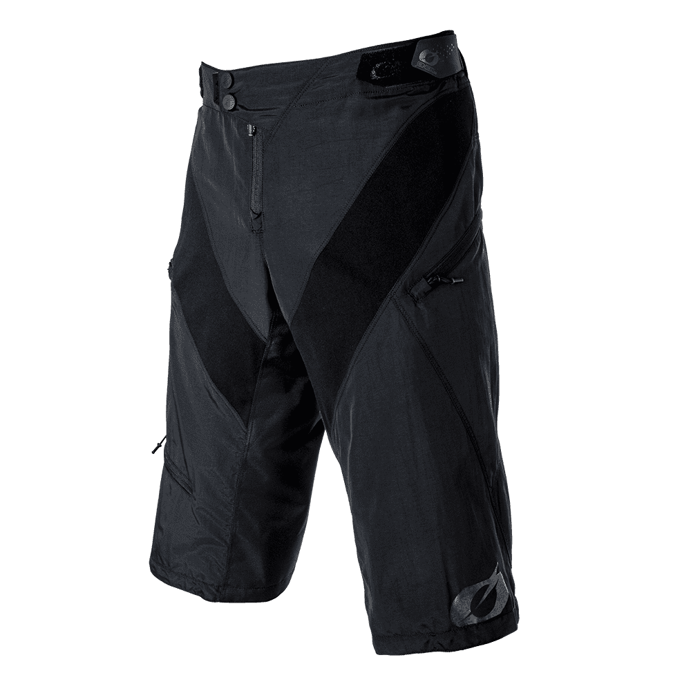 Schwarze, knielange O'NEAL GENERATOR Shorts mit mehreren Reißverschlusstaschen und einem Knopfverschluss an der Taille. Das sportliche Design zeichnet sich durch schräge Nähte und Mesh-Belüftungsöffnungen für Atmungsaktivität aus, perfekt für deine MTB-Ausrüstung.