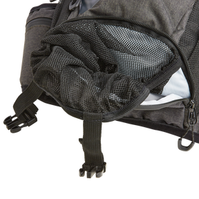 https://cdn.oneal.eu/assets/_default_upload_bucket/2020_ONeal_Hydration%20Backpack_ROMER_black_detail5.png