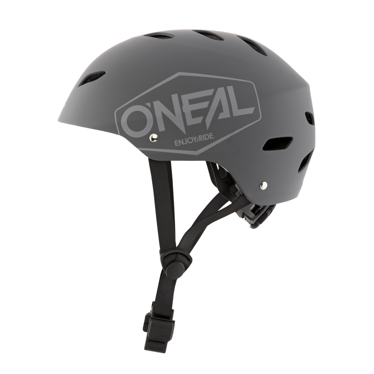 Ein mattschwarzer O'NEAL DIRT LID Helm Kinder PLAIN Fahrradhelm von O'NEAL mit „O'NEAL“ und „ENJOY RIDE“ in großen, grauen Buchstaben auf der Seite. Diese Actionsport-Ausrüstung verfügt über mehrere Belüftungslöcher und einen verstellbaren Kinnriemen mit Schnalle auf einem schlichten weißen Hintergrund.
