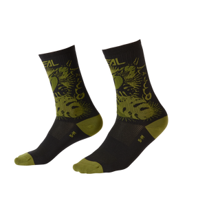 https://cdn.oneal.eu/assets/_default_upload_bucket/2022_ONeal_MTB%20PERFORMANCE%20SOCK_PLANT%20V.22_black%20green_side.png