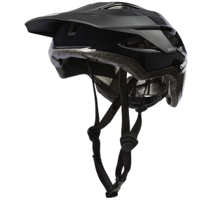 https://cdn.oneal.eu/assets/_default_upload_bucket/2023_ONeal_MATRIX_SOLID_Helmet_V.23_black_front.png