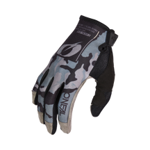 https://cdn.oneal.eu/assets/_default_upload_bucket/2023_ONeal_MAYHEM%20Nanofront%20Glove%20CAMO%20V.23_black_gray_front.png