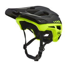 https://cdn.oneal.eu/assets/_default_upload_bucket/2023_ONeal_Trailfinder%20Helmet%20Split%20V.23_black_neon%20yellow_front_1.png