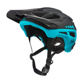 https://cdn.oneal.eu/assets/_default_upload_bucket/2023_ONeal_Trailfinder%20Helmet%20Split%20V.23_black_teal_front.png