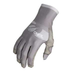 https://cdn.oneal.eu/assets/_default_upload_bucket/2024_ONeal_PODIUM%201.0%20Glove%20V.24_gray_white_front.png