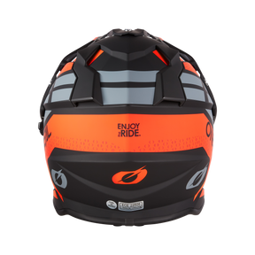 https://cdn.oneal.eu/assets/_default_upload_bucket/2024_ONeal_SIERRA%20Helmet%20R%20V.24_orange_black_gray_back_1.png