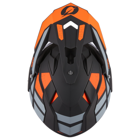 https://cdn.oneal.eu/assets/_default_upload_bucket/2024_ONeal_SIERRA%20Helmet%20R%20V.24_orange_black_gray_top_1.png