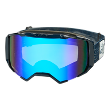 Die O'NEAL B-22 Goggle STATIC verfügt über ein modernes, eckiges Design mit einer reflektierenden Linse in Ocean Blue – Radium Blau und einem verstellbaren schwarzen Riemen, der mit dezenten Markendetails verziert ist.