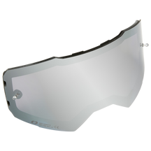 Das O'NEAL B-55 Goggle-Ersatzglas mit Abreißstiften ist ein silbernes, transparentes Visier mit kratzfesten und UV-beständigen Eigenschaften sowie Befestigungspunkten auf beiden Seiten für eine einfache Helmintegration.