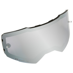 Das O'NEAL B-55 Goggle-Ersatzglas mit Abreißstiften ist ein silbernes, transparentes Visier mit kratzfesten und UV-beständigen Eigenschaften sowie Befestigungspunkten auf beiden Seiten für eine einfache Helmintegration.