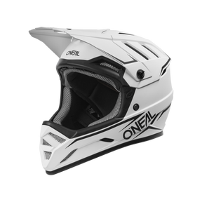 https://cdn.oneal.eu/assets/_default_upload_bucket/2025_ONeal_BACKFLIP%20Helmet%20SOLID%20V.25_white_45_front_eft.png