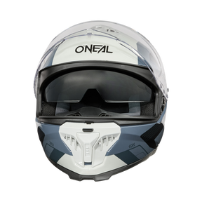 https://cdn.oneal.eu/assets/_default_upload_bucket/2025_ONeal_CHALLENGER%20Helmet%20EXO%20V.25_black_gray_light%20gray_front%20open.png