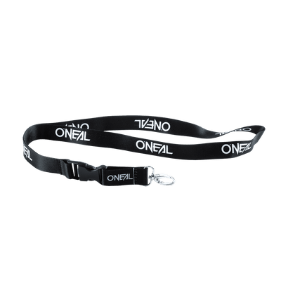 Das O'NEAL Lanyard der Marke O'NEAL ist schwarz mit dem Text „ONEAL“ in mehreren weißen Aufdrucken. Es verfügt über einen Schlüsselring aus Metall und einen Clip aus Kunststoff. Der Hintergrund ist schlicht und transparent.