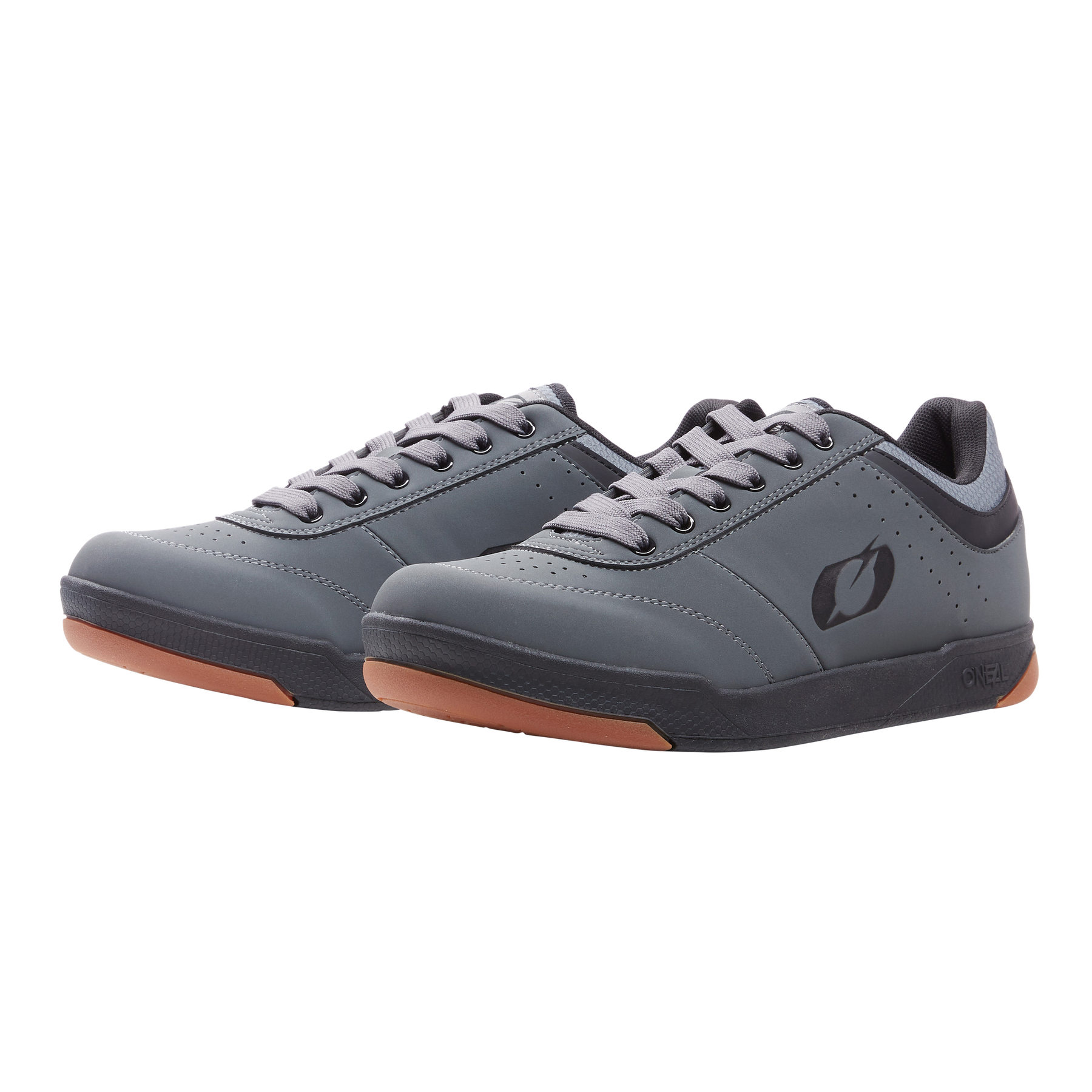 https://cdn.oneal.eu/assets/_default_upload_bucket/Pumps%20Flat%20v.22_gray%20black_front.png